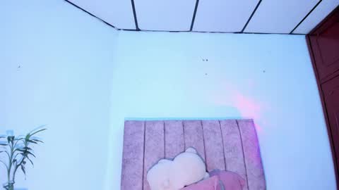Snapshot of mila_1wood chatting on May 2026 12:32:02 PM mila_1wood online show from May 2026 12:32:02 PM