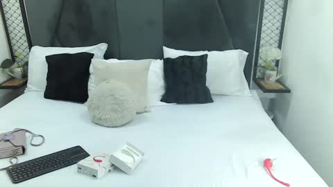 mila_adamss online show from December 2024 10:51:02 AM
