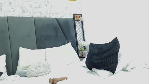 mila_adamss online show from December 2024 05:11:01 PM