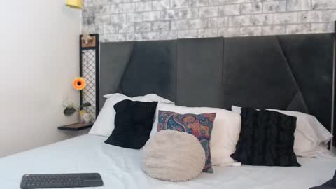 mila_adamss online show from October 2025 10:13:01 AM