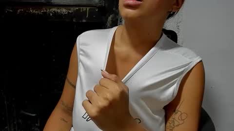 Snapshot of mila_bigboobs chatting on February 2026 04:27:01 AM mila online show from February 2026 04:27:01 AM