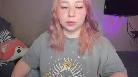 Snapshot of mila_foxxxy chatting on December 2025 08:23:01 AM Mila shy sensual person online show from December 2025 08:23:01 AM