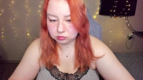 Snapshot of mila_foxxxy chatting on December 2025 08:18:01 AM Mila shy sensual person online show from December 2025 08:18:01 AM