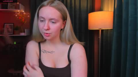 mila_glow online show from April 2026 06:52:01 PM