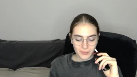 mila_keyy online show from April 2026 09:50:01 PM