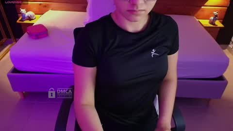 Milena  online show from April 2026 11:27:01 AM