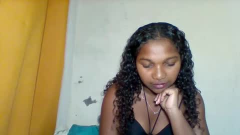 mila_lunah online show from May 2026 02:32:02 PM