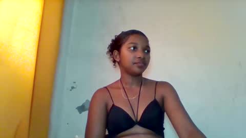 mila_lunah online show from May 2026 05:01:02 AM
