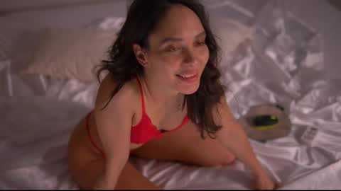 Snapshot of mila_may_ chatting on March 2025 04:33:02 PM mila may online show from March 2025 04:33:02 PM