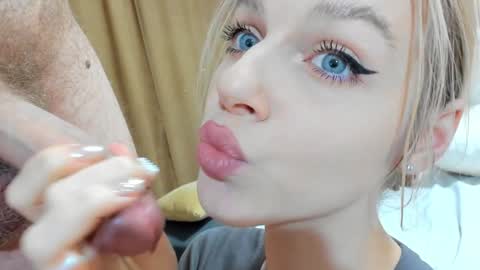 Julia and Edson online show from December 2024 01:34:02 AM