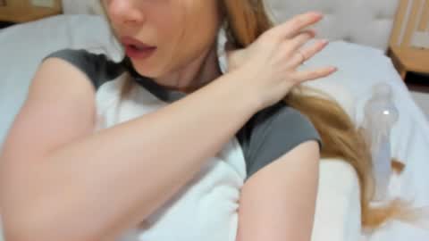 Julia and Edson online show from January 2025 12:07:01 AM