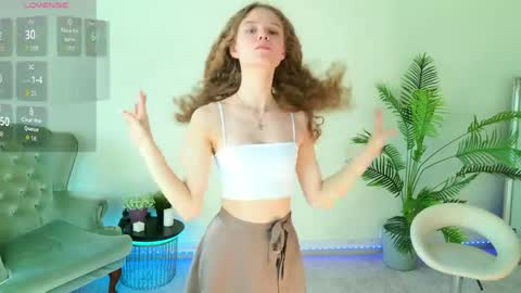 Snapshot of mila_stain chatting on June 2026 07:21:02 AM Mila online show from June 2026 07:21:02 AM