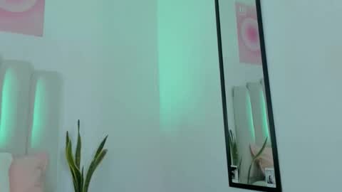 mila_stark333 online show from March 2026 06:03:02 PM