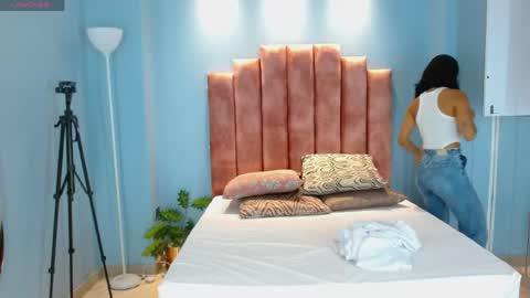 milaa_star online show from April 2026 03:09:02 AM