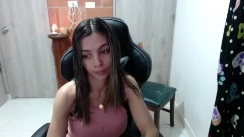 Snapshot of milacoxx8819 chatting on January 2025 02:48:01 AM milacoxx8819 online show from January 2025 02:48:01 AM