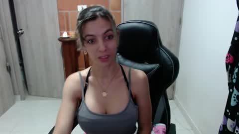 Snapshot of milacoxx8819 chatting on February 2025 09:50:01 PM milacoxx8819 online show from February 2025 09:50:01 PM