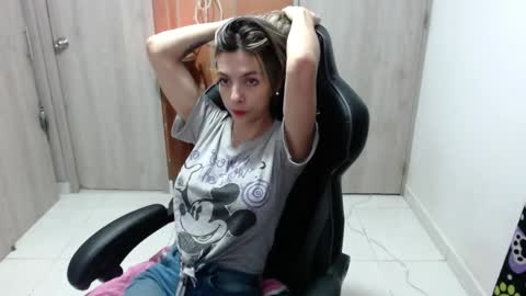 Snapshot of milacoxx8819 chatting on February 2025 02:17:02 AM milacoxx8819 online show from February 2025 02:17:02 AM