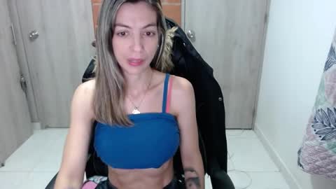 Snapshot of milacoxx8819 chatting on February 2025 11:54:01 AM milacoxx8819 online show from February 2025 11:54:01 AM