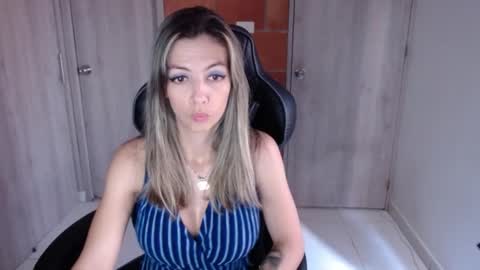 Snapshot of milacoxx8819 chatting on March 2025 03:35:01 PM milacoxx8819 online show from March 2025 03:35:01 PM