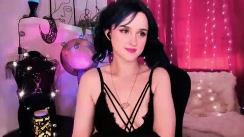Snapshot of miladyjolie chatting on June 2026 12:28:02 PM MiladyJolie online show from June 2026 12:28:02 PM