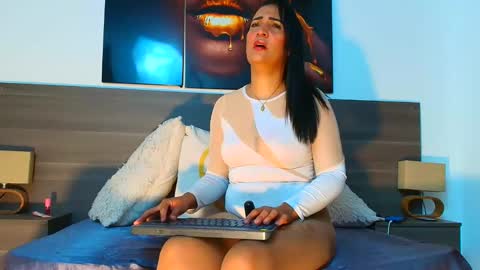 Snapshot of milahot23 chatting on May 2026 10:44:02 AM mila online show from May 2026 10:44:02 AM