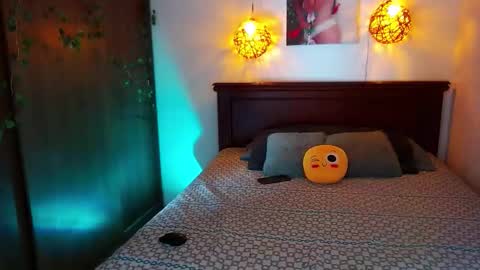 mila online show from November 2025 08:29:01 PM