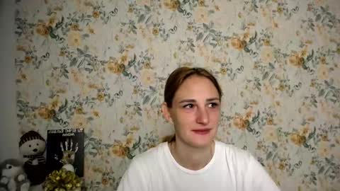 Snapshot of milana_cutie_ chatting on September 2025 05:40:01 AM Milana online show from September 2025 05:40:01 AM