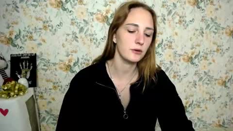 Snapshot of milana_cutie_ chatting on September 2025 06:06:02 AM Milana online show from September 2025 06:06:02 AM