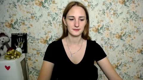 Snapshot of milana_cutie_ chatting on September 2025 06:40:01 AM Milana online show from September 2025 06:40:01 AM