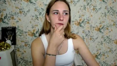 Snapshot of milana_cutie_ chatting on September 2025 06:18:01 AM Milana online show from September 2025 06:18:01 AM