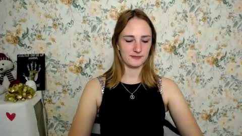 Snapshot of milana_cutie_ chatting on October 2025 05:59:02 AM Milana online show from October 2025 05:59:02 AM