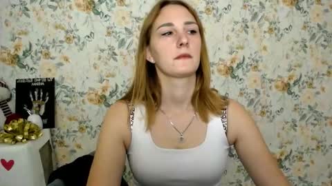 Snapshot of milana_cutie_ chatting on October 2025 06:55:01 AM Milana online show from October 2025 06:55:01 AM