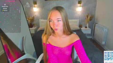 Snapshot of milana_sorrento chatting on June 2026 03:25:01 AM Milana online show from June 2026 03:25:01 AM