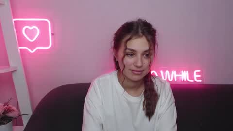 Snapshot of milanaangelas chatting on December 2024 10:27:02 AM milanaangelas online show from December 2024 10:27:02 AM