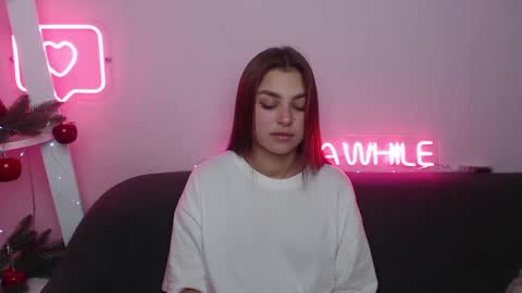 Snapshot of milanaangelas chatting on December 2024 10:34:01 AM milanaangelas online show from December 2024 10:34:01 AM