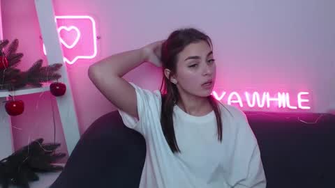 Snapshot of milanaangelas chatting on December 2024 10:45:01 AM milanaangelas online show from December 2024 10:45:01 AM