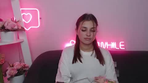 Snapshot of milanaangelas chatting on January 2025 06:09:02 AM milanaangelas online show from January 2025 06:09:02 AM