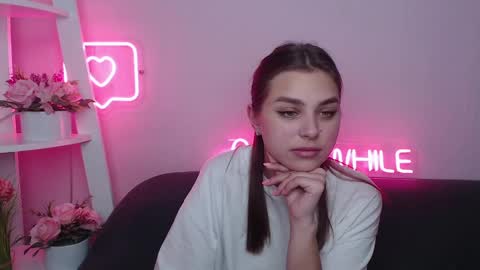 Snapshot of milanaangelas chatting on January 2025 11:06:01 AM milanaangelas online show from January 2025 11:06:01 AM