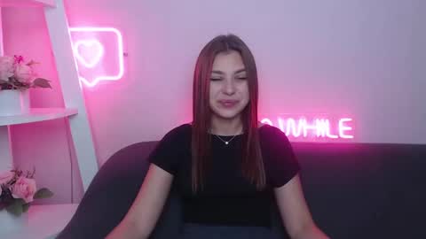 Snapshot of milanaangelas chatting on February 2025 05:36:01 AM milanaangelas online show from February 2025 05:36:01 AM