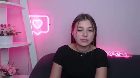 Snapshot of milanaangelas chatting on February 2025 05:51:02 AM milanaangelas online show from February 2025 05:51:02 AM