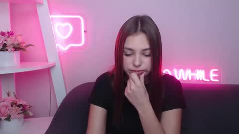Snapshot of milanaangelas chatting on February 2025 06:15:02 AM milanaangelas online show from February 2025 06:15:02 AM