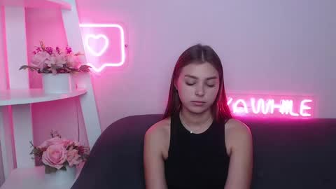 Snapshot of milanaangelas chatting on February 2025 08:51:02 AM milanaangelas online show from February 2025 08:51:02 AM