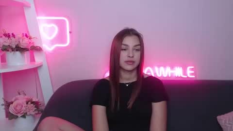 Snapshot of milanaangelas chatting on February 2025 05:43:02 AM milanaangelas online show from February 2025 05:43:02 AM