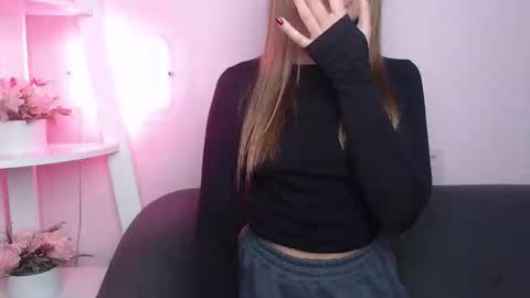 Snapshot of milanaangelas chatting on October 2025 04:55:01 AM milanaangelas online show from October 2025 04:55:01 AM