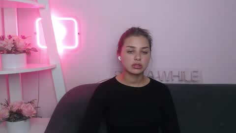 Snapshot of milanaangelas chatting on October 2025 04:52:01 PM milanaangelas online show from October 2025 04:52:01 PM