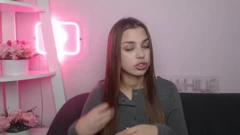 milanaangelas online show from December 2025 05:46:02 AM