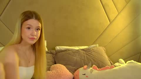 MilanaBalmain online show from May 2026 04:21:01 AM