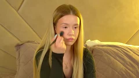 MilanaBalmain online show from May 2026 04:32:01 AM