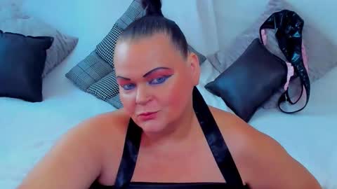 Snapshot of milanabiegert chatting on October 2025 07:28:01 AM Lana online show from October 2025 07:28:01 AM