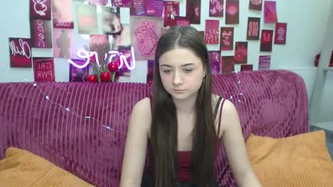 milanaroz online show from February 2026 06:12:02 AM